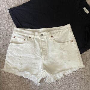 Levi’s NWOT size 27 white denim jean shorts